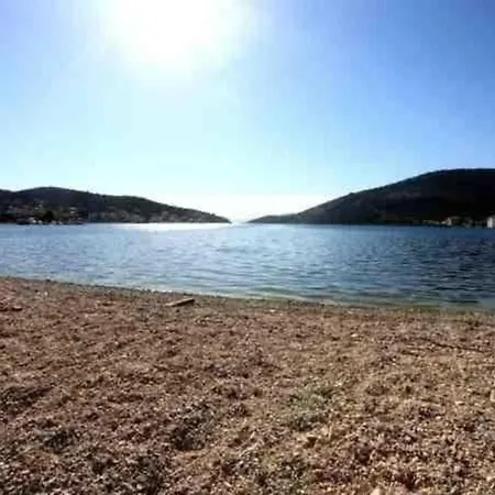 Ferienwohnung Mit Zwei Terrassen - B44094 Daire Vinišće