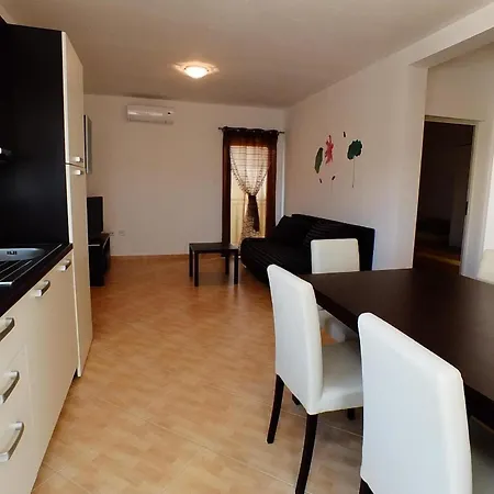 Ferienwohnung Mit Zwei Terrassen - B44094 Daire