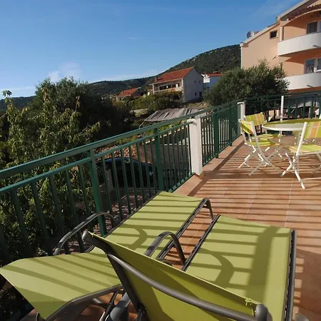 Ferienwohnung Mit Zwei Terrassen - B44094 Daire Vinišće
